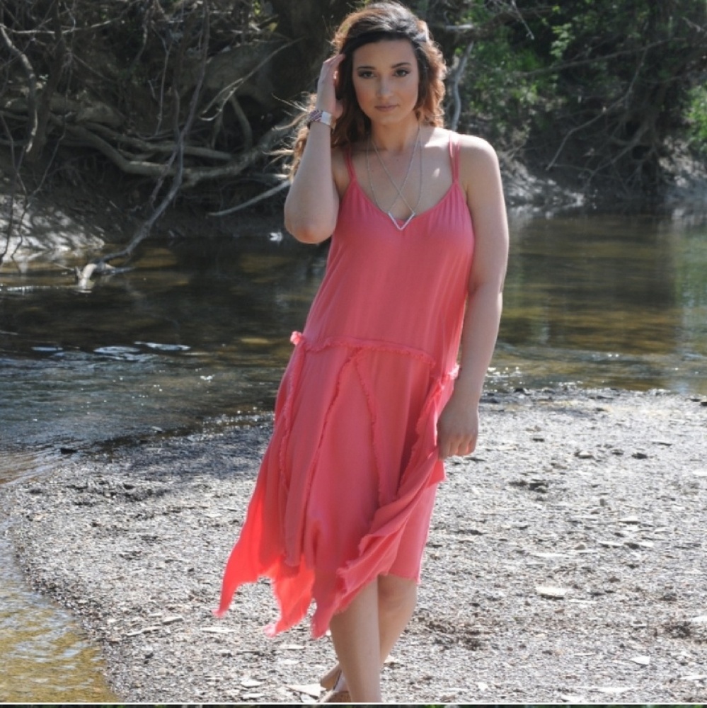 Lyric Midi Dress Strappy V Neck Sharkbite Hem Cotton Blend Coral Siz Med NWT